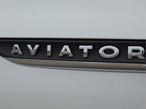 Used 2021 Lincoln Aviator Reserve w/ Equipment Group 202A image 9