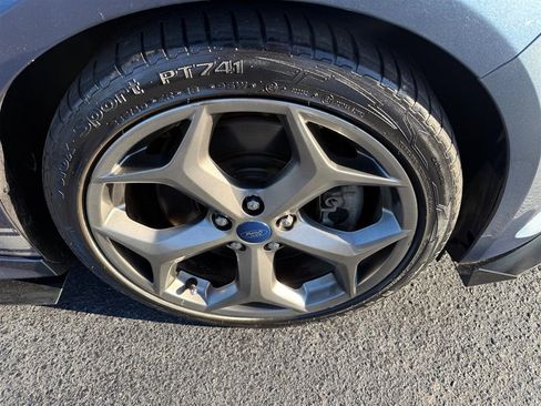 Used 2018 Ford Focus ST image 8