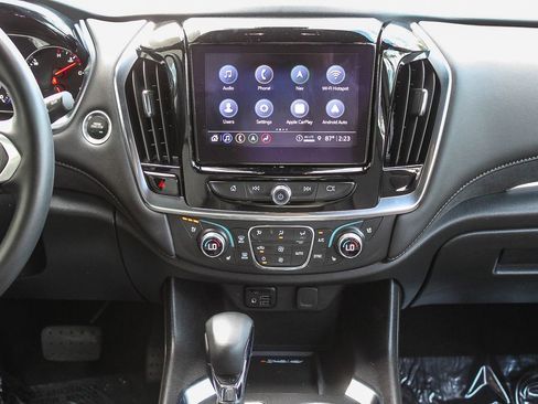 Used 2023 Chevrolet Traverse High Country image 14