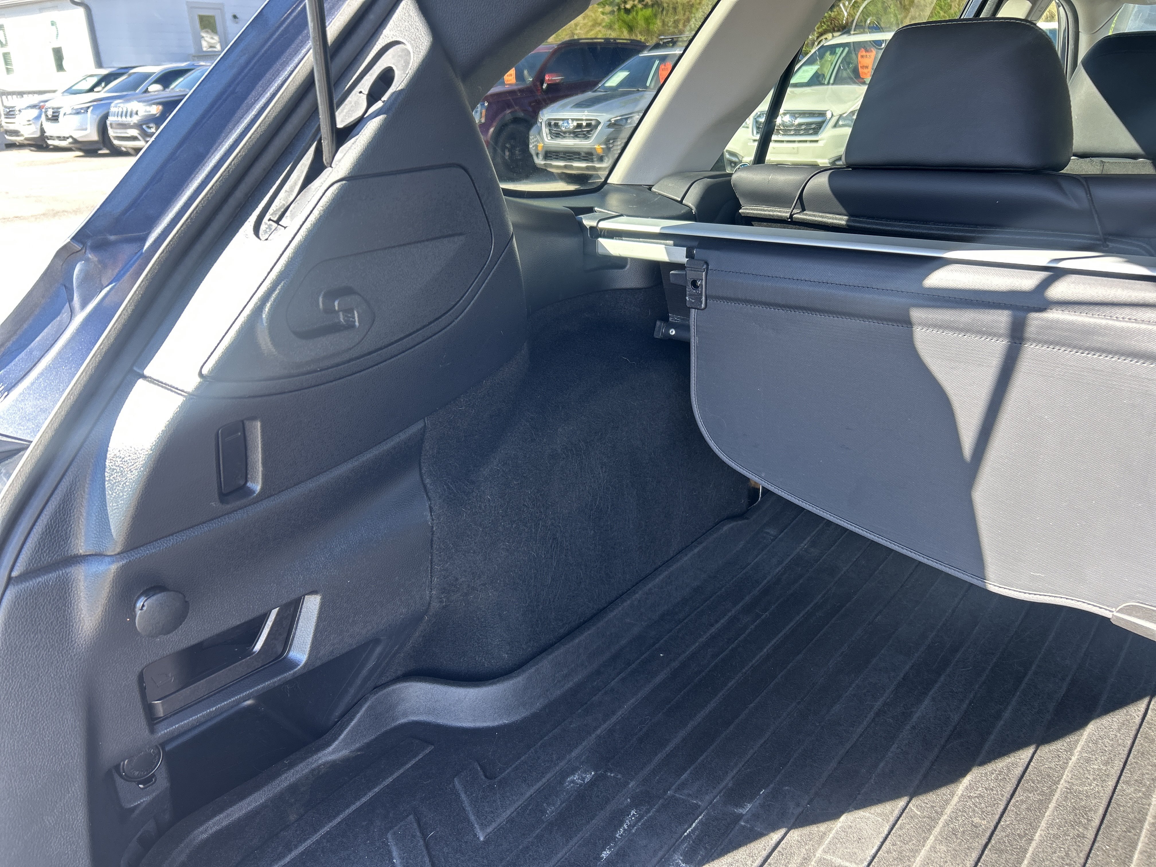 Used 2018 Subaru Outback 2.5i Limited AWD/4WD image 39