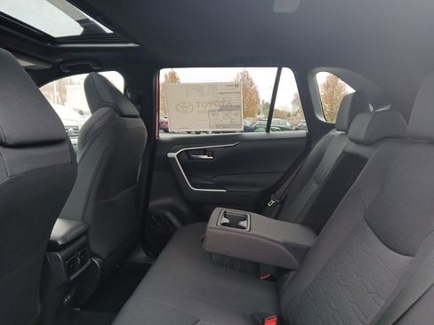 New 2025 Toyota RAV4 SE image 9