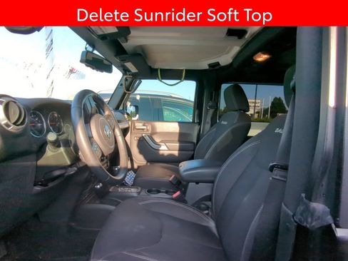 Used 2017 Jeep Wrangler Sahara w/ Connectivity Group AWD/4WD image 6