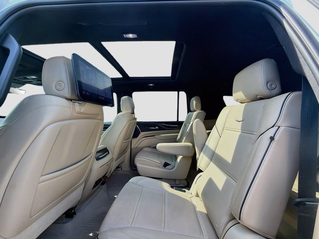 Used 2021 Cadillac Escalade ESV Premium Luxury w/ Driver Assist Tech Package AWD/4WD image 26