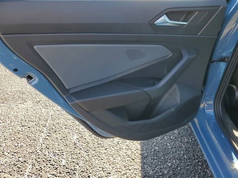 Used 2025 Volkswagen Jetta SE image 24