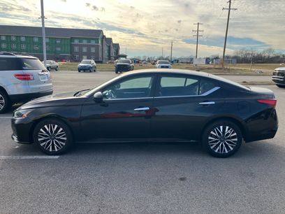 Used 2023 Nissan Altima 2.5 SV