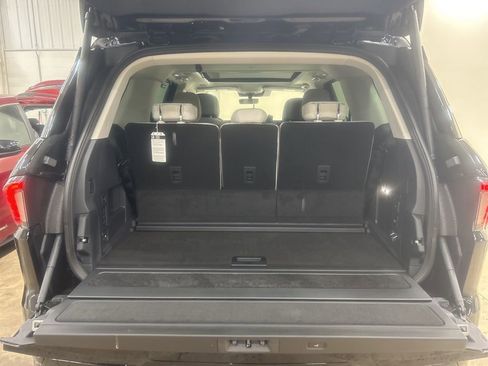 New 2025 Lincoln Navigator Reserve image 35