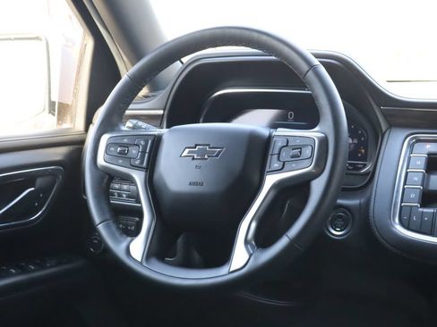 Used 2024 Chevrolet Suburban Z71 w/ Luxury Package AWD/4WD image 28