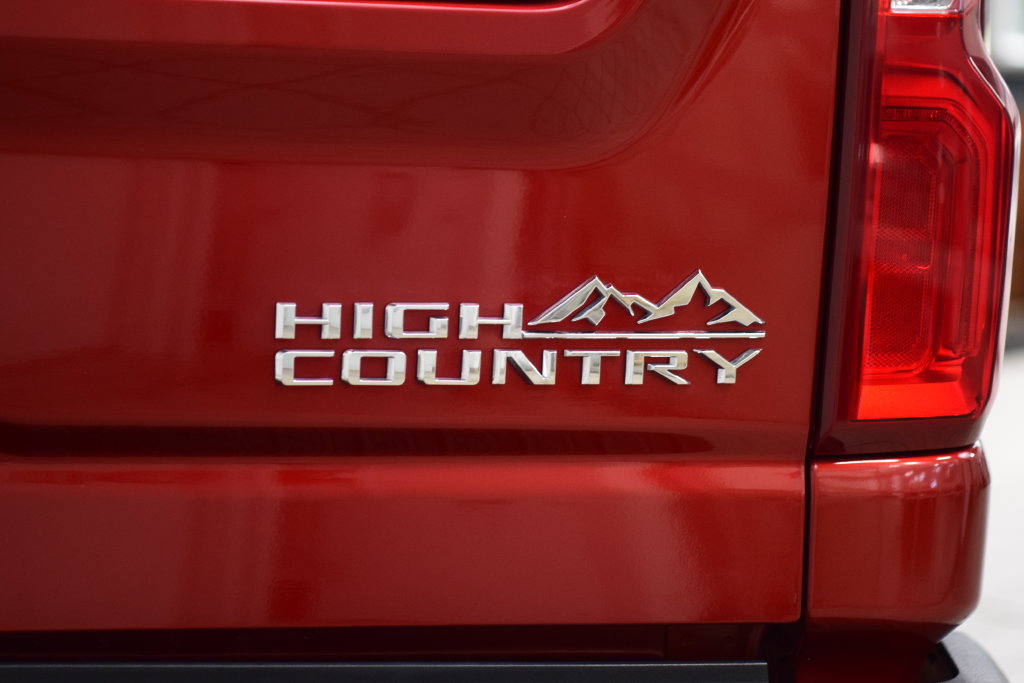 Used 2024 Chevrolet Silverado 3500 High Country w/ Technology Package AWD/4WD image 23