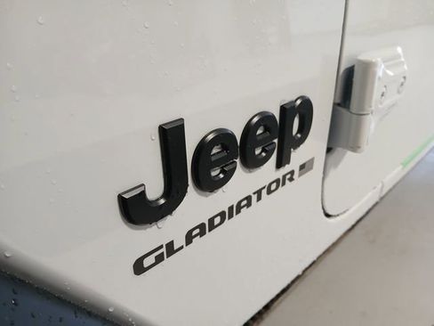 New 2026 Jeep Gladiator Sport AWD/4WD image 31