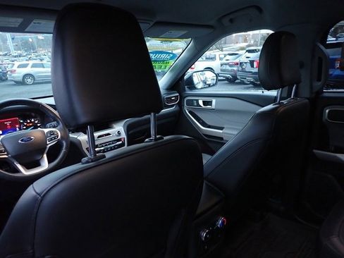 Certified 2023 Ford Explorer XLT w/ Equipment Group 202A image 17
