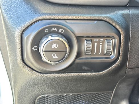 Used 2021 Jeep Gladiator Sport image 34