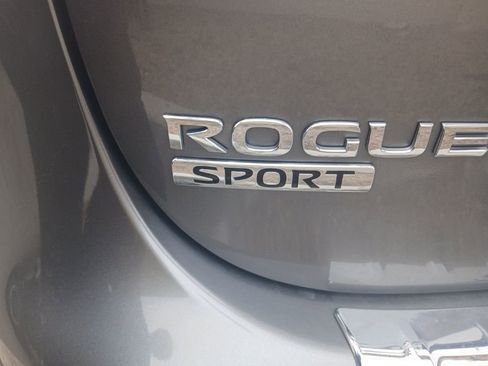 Certified 2022 Nissan Rogue Sport SL FWD image 4