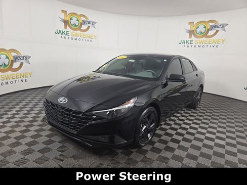 Used 2023 Hyundai Elantra SEL image 4
