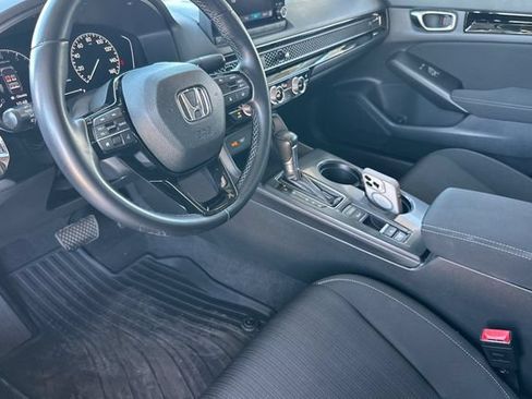 Used 2022 Honda Civic EX image 2