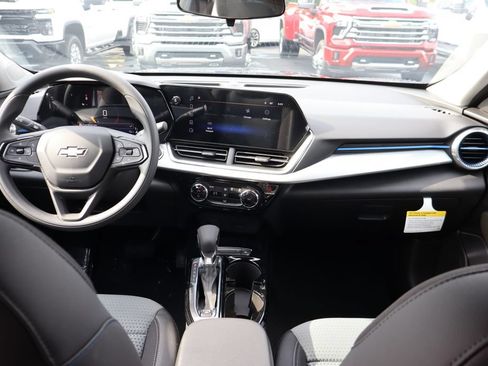 New 2026 Chevrolet Trax LT FWD image 7