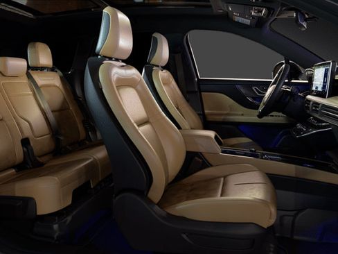 New 2023 Lincoln Corsair Reserve w/ Equipment Group 202A AWD/4WD image 27