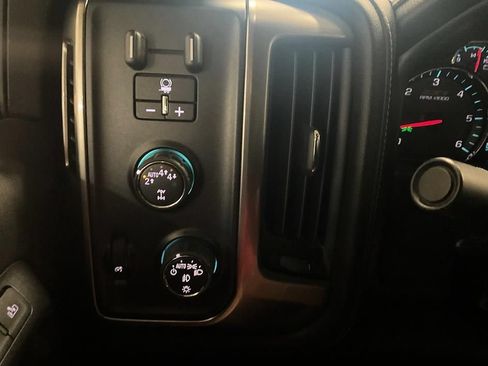 Used 2018 Chevrolet Silverado 1500 LTZ Z71 w/ Redline Edition AWD/4WD image 25
