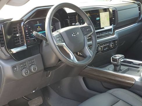 Used 2026 Chevrolet Silverado 1500 LT Trail Boss w/ LT Trail Boss Premium Package AWD/4WD image 10
