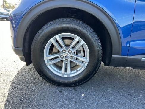 Used 2022 Ford Explorer XLT w/ Equipment Group 202A image 9