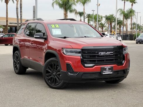 Used 2022 GMC Acadia SLE w/ Driver Convenience Package FWD image 2
