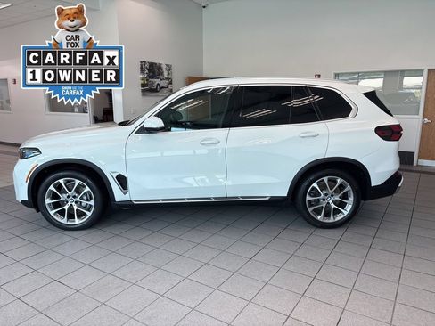 Used 2024 BMW X5 xDrive40i w/ Premium Package AWD/4WD image 3