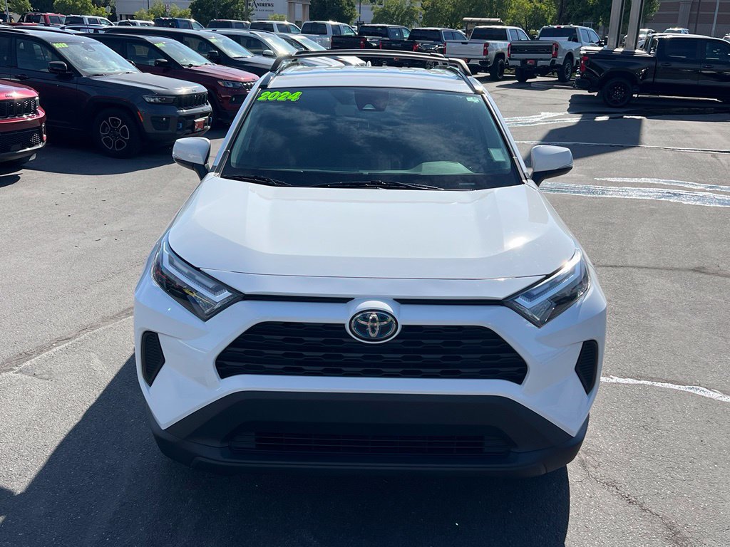 Used 2024 Toyota RAV4 XLE AWD/4WD image 4