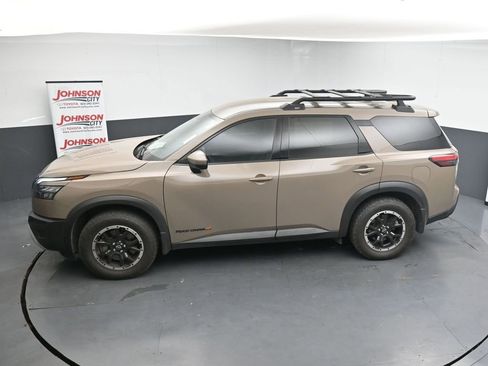 Used 2024 Nissan Pathfinder Rock Creek AWD/4WD image 13