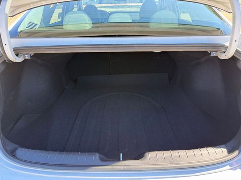 Used 2025 Hyundai Elantra Limited image 32