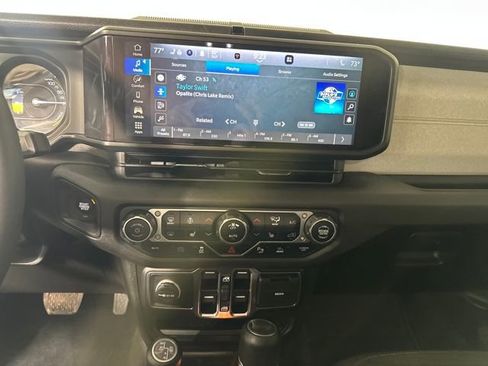 Used 2024 Jeep Wrangler Unlimited w/ Convenience Group image 21