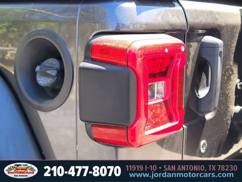 Used 2018 Jeep Wrangler Unlimited Sport S image 8