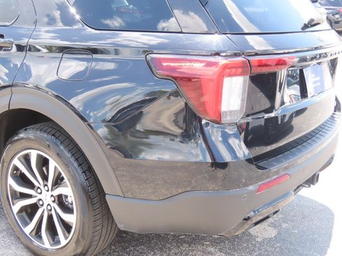 Certified 2025 Ford Explorer ST-Line AWD/4WD image 16