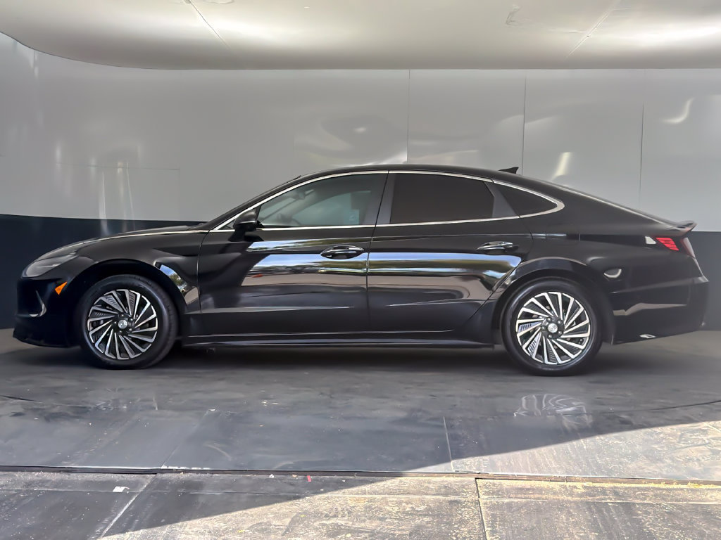 Used 2023 Hyundai Sonata Limited w/ Cargo Package FWD image 6