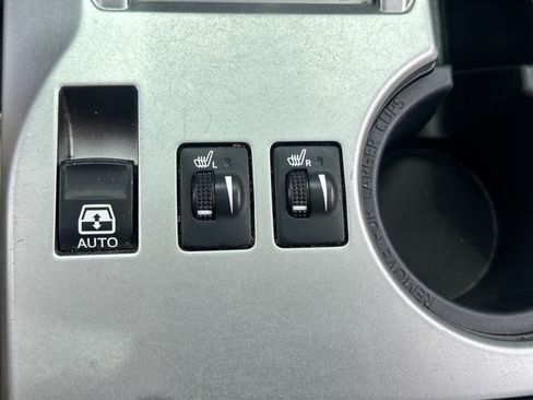 Used 2022 Toyota 4Runner SR5 Premium AWD/4WD image 23