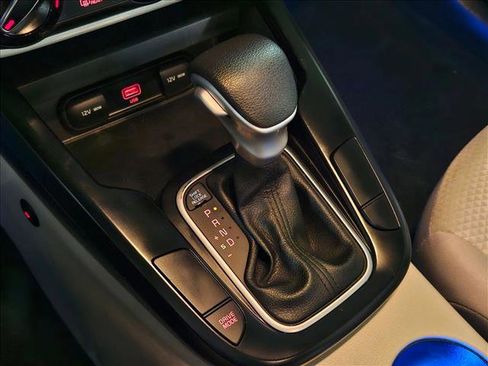 Used 2022 Kia Soul LX image 12