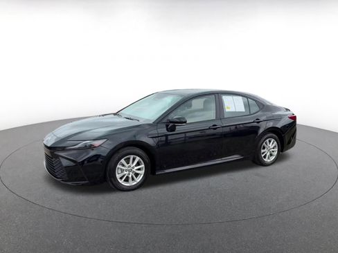 Used 2025 Toyota Camry LE FWD image 6