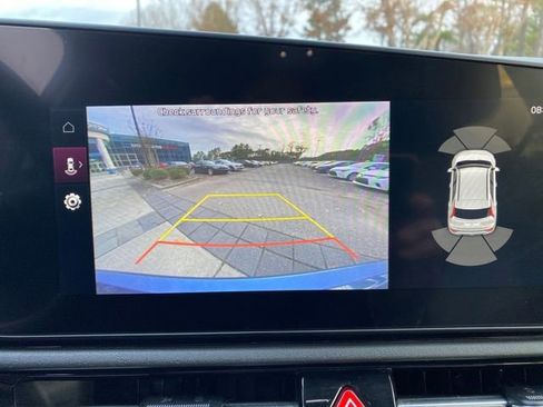 Used 2023 Kia Niro SX Touring image 13