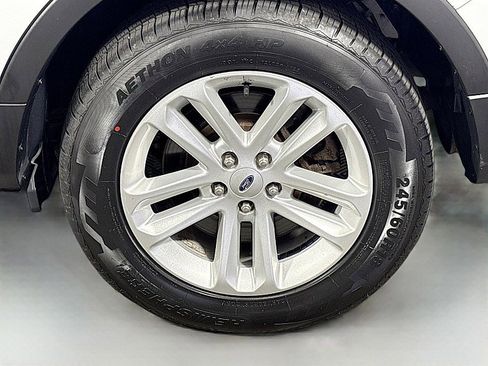 Used 2017 Ford Explorer XLT w/ Equipment Group 202A image 32