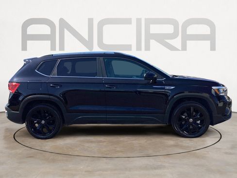 Used 2023 Volkswagen Taos SE w/ Panoramic Sunroof Package FWD image 13