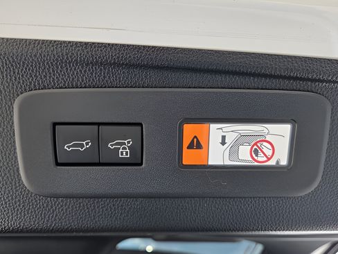 Used 2025 Lexus GX 550 w/ Cold Area Package AWD/4WD image 14