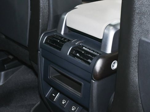 Used 2021 Land Rover Defender 110 X-Dynamic SE image 50