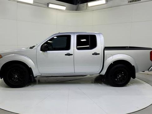 Used 2014 Nissan Frontier SV RWD image 5