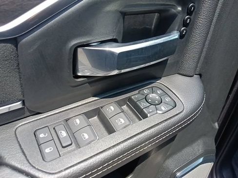 Used 2026 RAM 2500 Laramie AWD/4WD image 12
