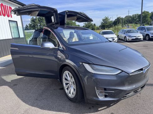 Used 2016 Tesla Model X 90D AWD/4WD image 12