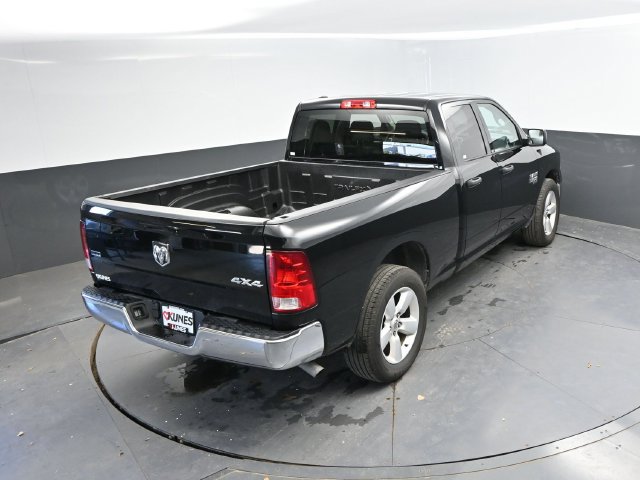 Used 2024 RAM 1500 Classic SLT AWD/4WD image 32