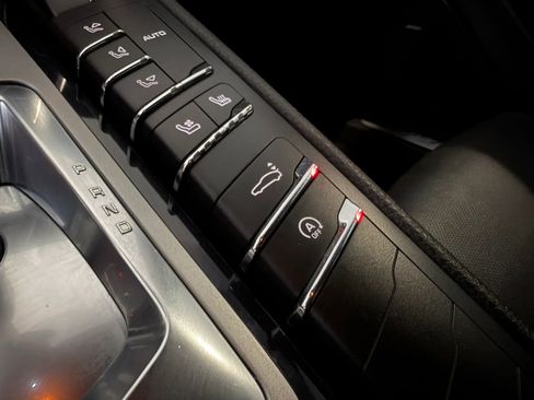Used 2013 Porsche Panamera 4 Platinum Edition image 18