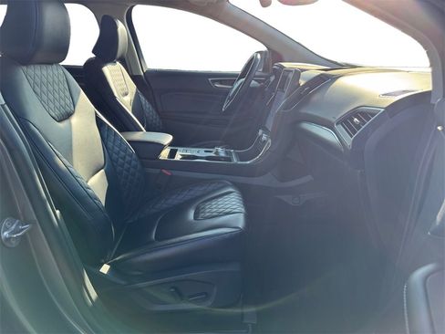 Used 2024 Ford Edge Titanium image 15