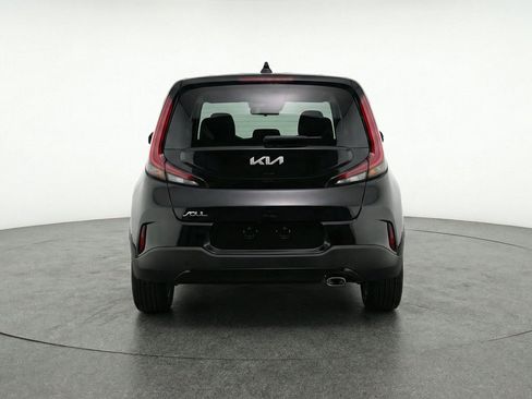 Used 2025 Kia Soul LX w/ LX Technology Package FWD image 7