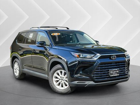 Used 2025 Toyota Grand Highlander FWD image 1