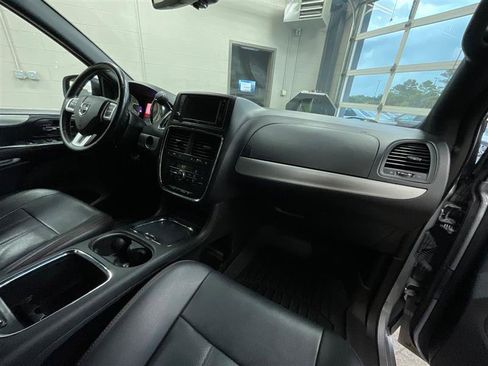 Used 2018 Dodge Grand Caravan GT FWD image 27