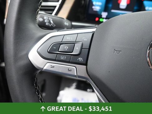 Used 2025 Volkswagen Atlas SE image 37